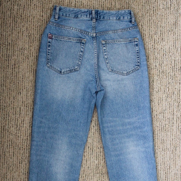 Urban Outfitters Mom Jeans. - Picture 3 of 4
